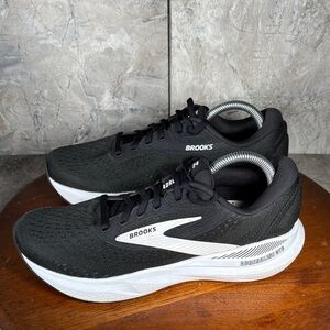 Brooks Adrenaline 24 Women’s Size 10 (Wide) Black Athletic Shoes